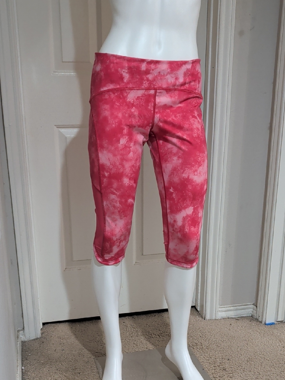 Lululemon Pink Tie-Dye Active Capri Leggings Mesh Zipper Large